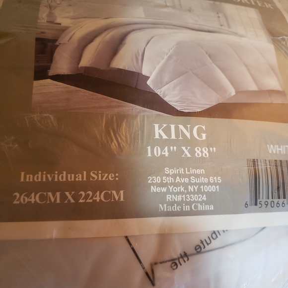 NEW KING SIZE 5TH AVENUE DOWN  COMFORTER $225 - Picture 4 of 6